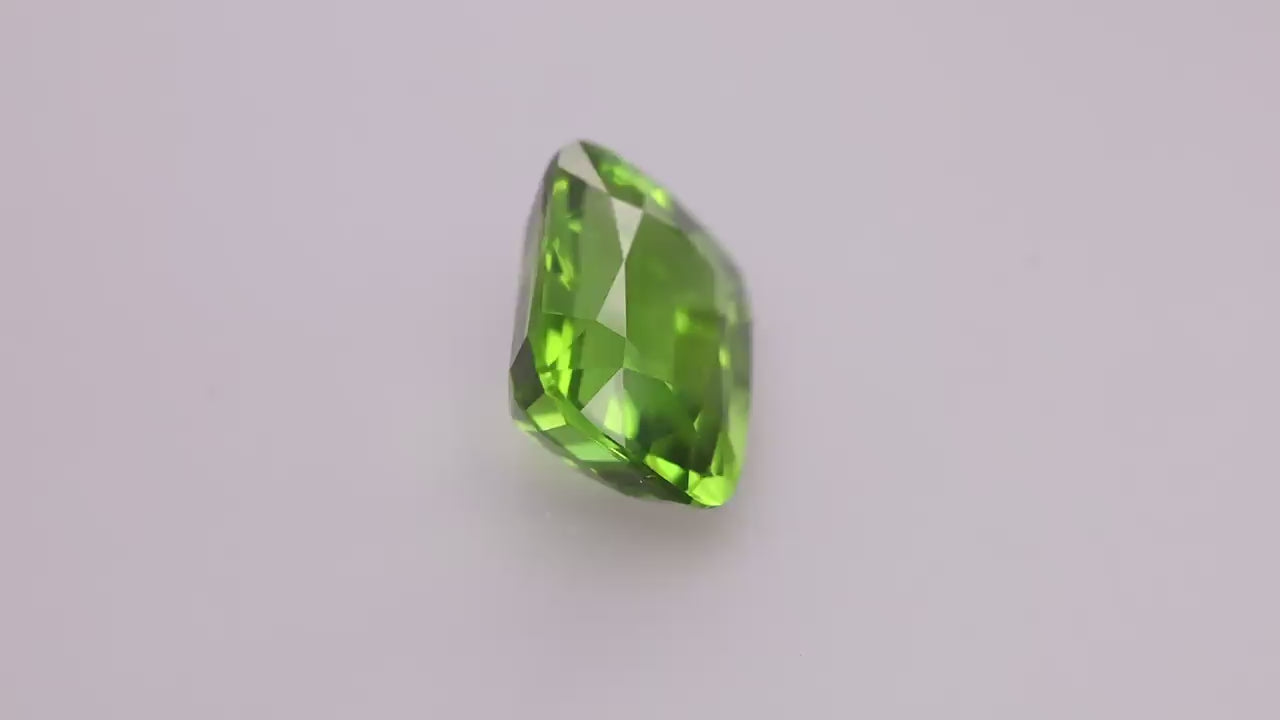 Peridot 27.04 ct